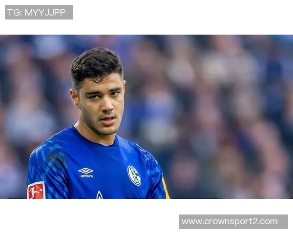 切尔西官方宣布签下谢周三17岁左后卫伊萨阿拉奥助力球队未来发展