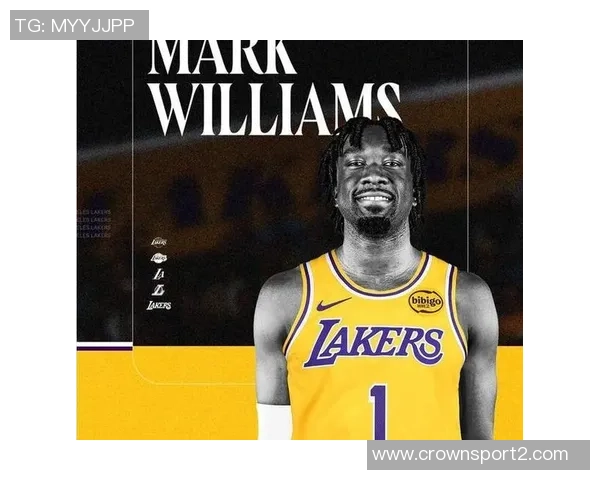 季前赛迎战湖人太阳队晒出布克马威帅气登机照引发关注