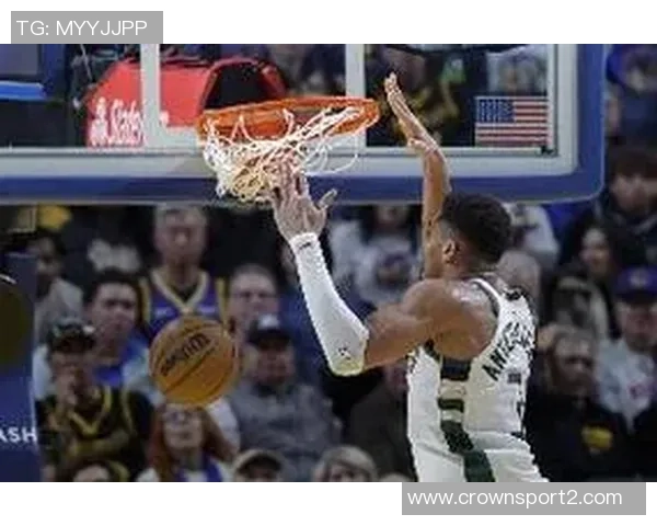 字母哥高效砍下30分8板6助关键时刻三分犯规令人担忧